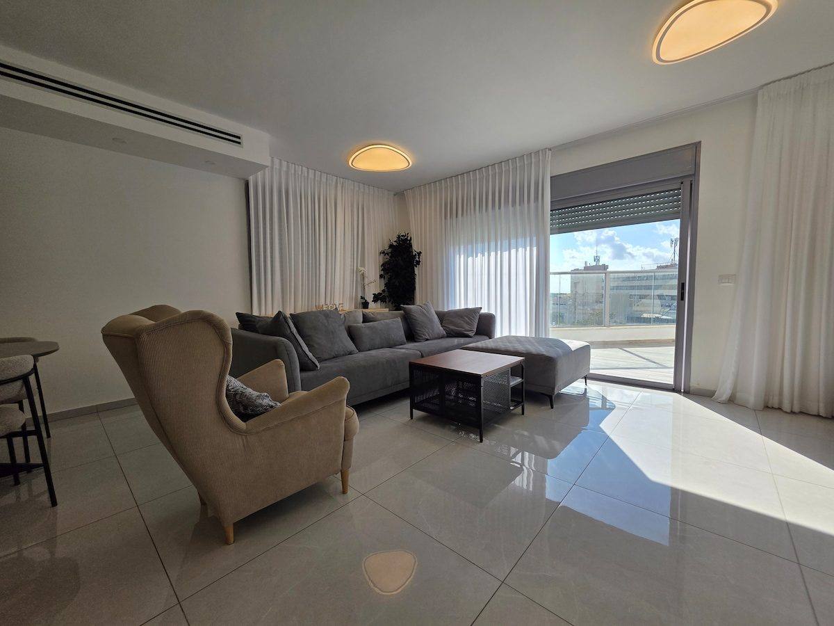 Hantke22 - פנטהאוס 4BD עם ג'קוזי — SHOOKROON GROUP